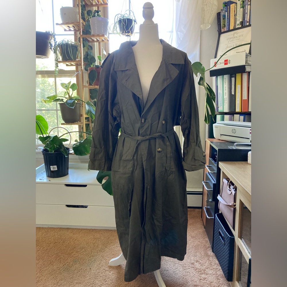 80’s Green vintage trench coat with shoulder pads